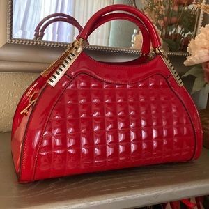 Shiny red purse like new excellent condition